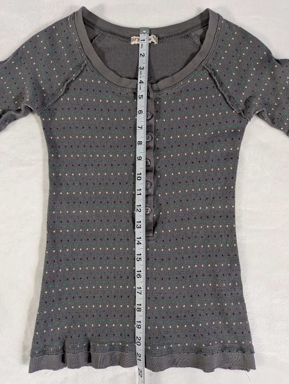❤️ Forever 21 Star Pattern Gray Fitted Henley Knit Top Size XS/S - Picture 8 of 10
